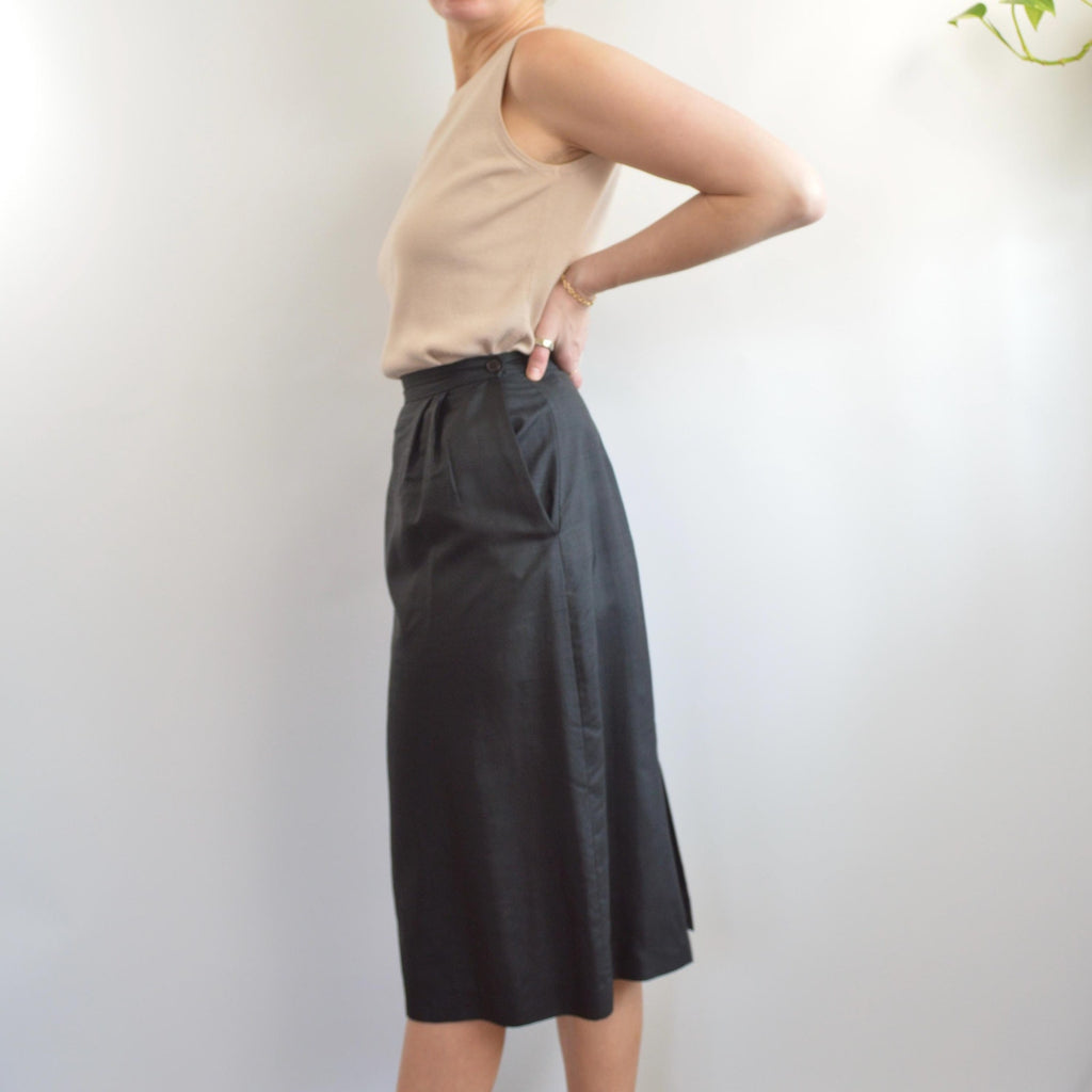 size 6 beautiful pure silk black a line skirt