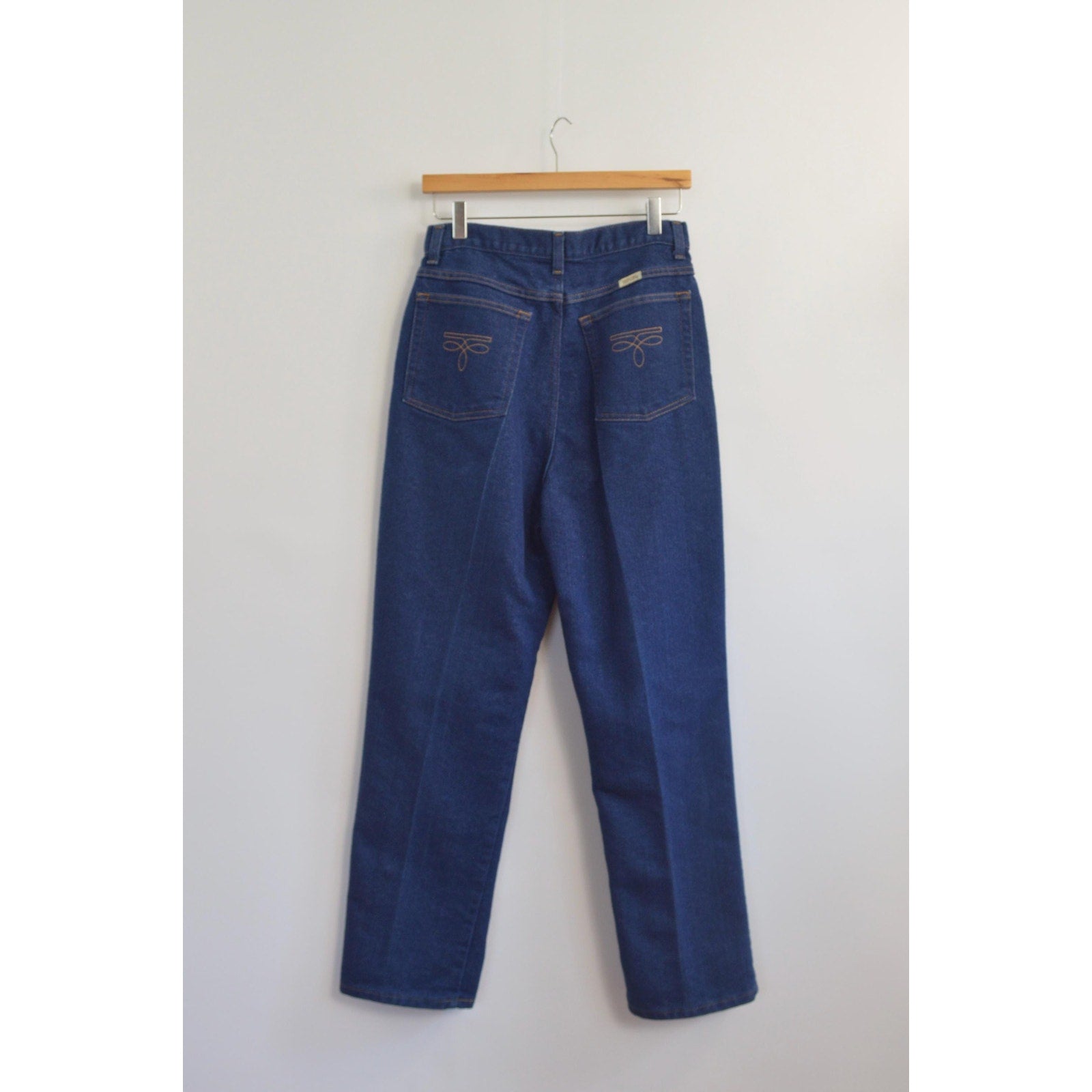 dark wash cowboy style high waisted seamed straight leg sheplers denim