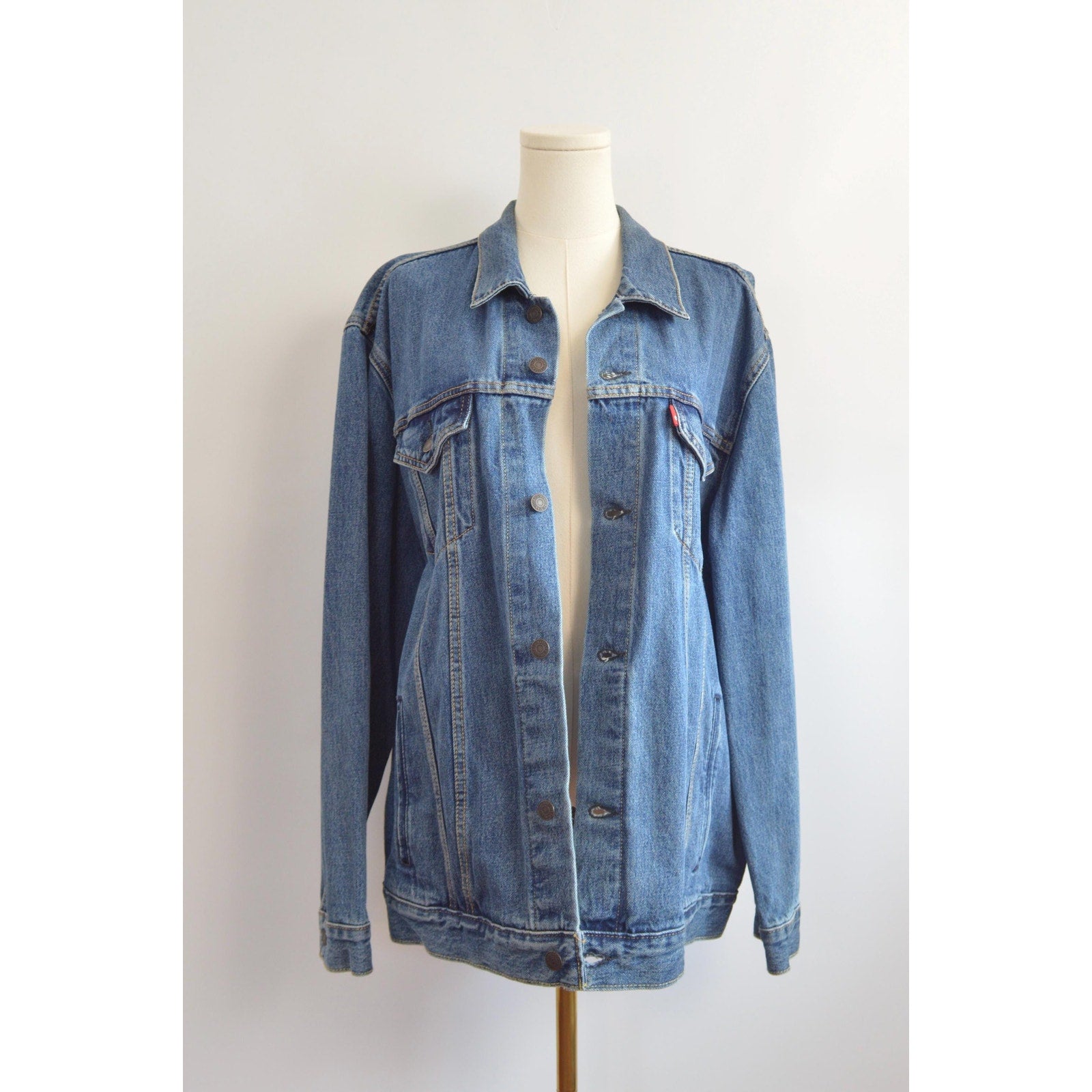 like new men’s vintage 100% cotton denim jean jacket