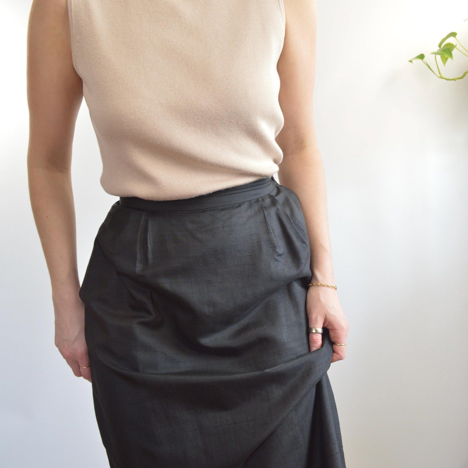 size 6 beautiful pure silk black a line skirt