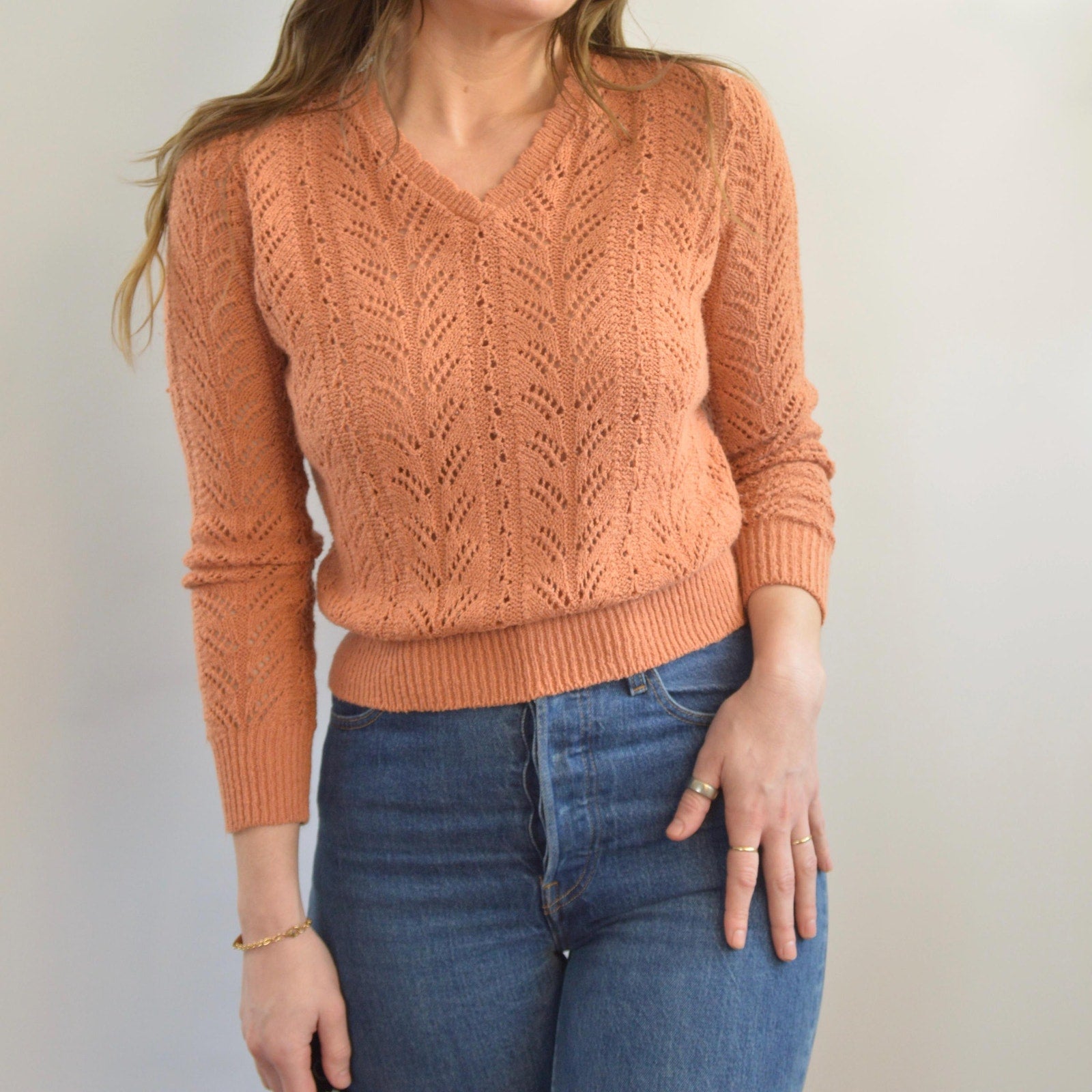 pure gould open knit dusty rose v-neck cropped sweater