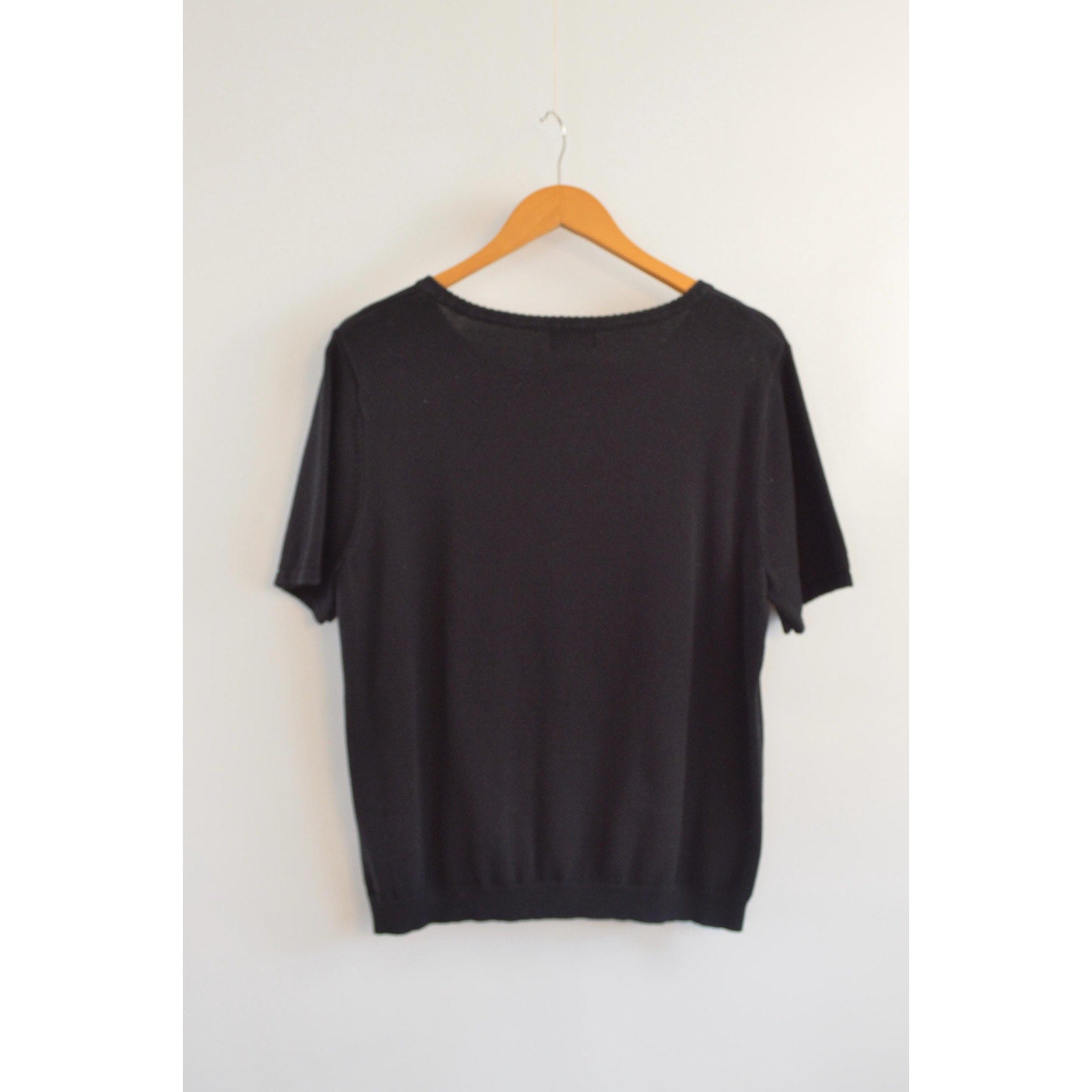 sweet little embroidered vintage black sweater tee