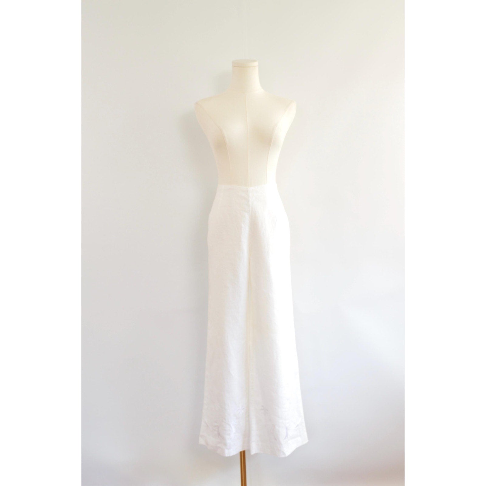 fully lined white irish linen cropped embroidered pants