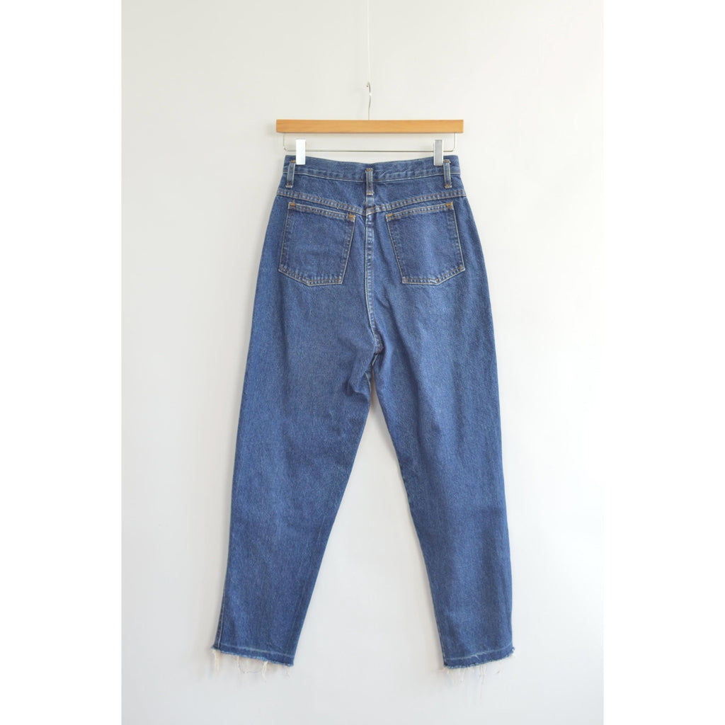 27 x 27.5 dark wash vintage 90’s forenza raw hem straight legs