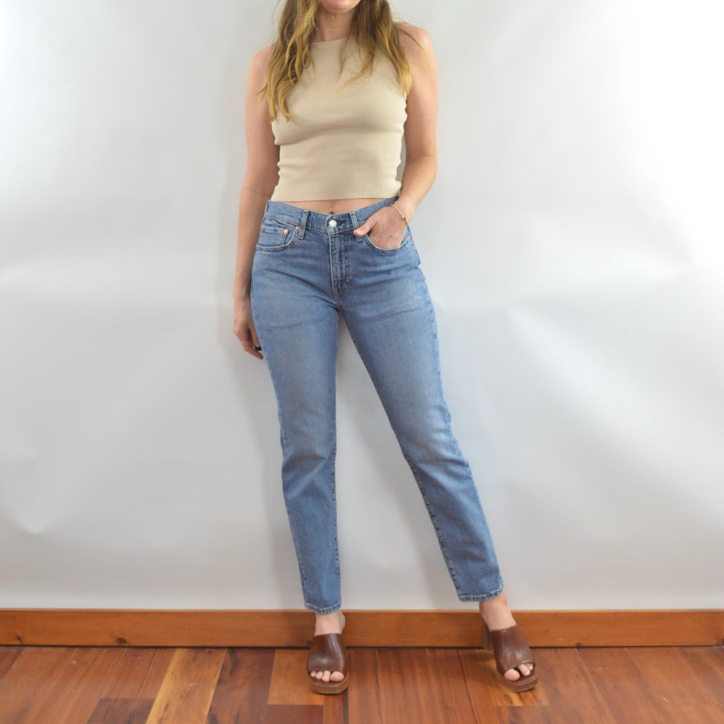 levi’s straight leg 514’s medium wash