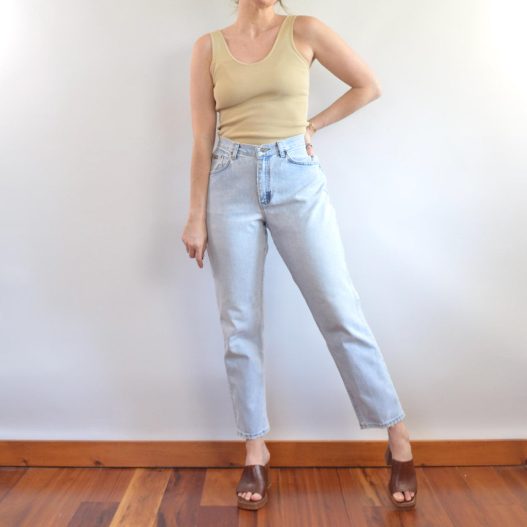 32 x 30 perfect high waist light wash broken in vintage riders