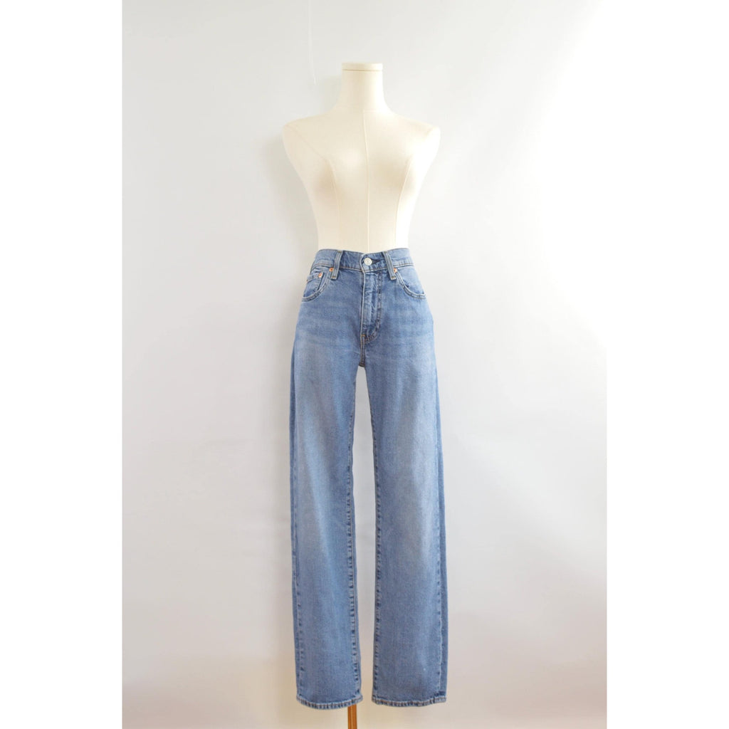 levi’s straight leg 514’s medium wash