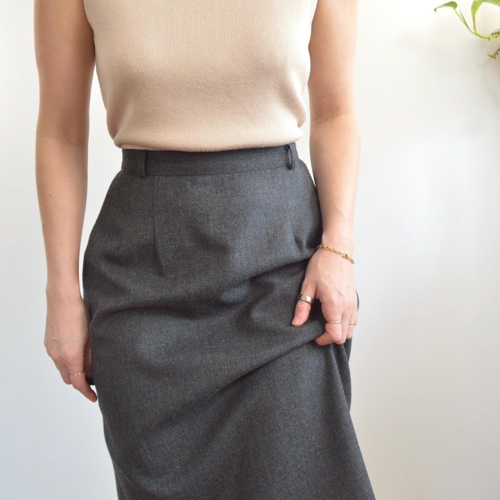 size 12 charcoal gray knee length wool tulip skirt