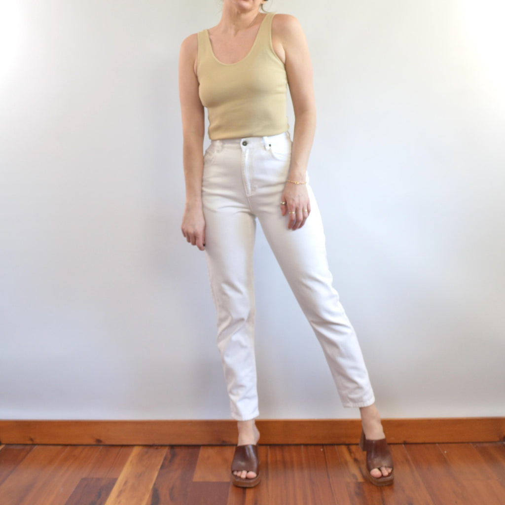 27 x 30 white high waisted tapered liz claiborne denim