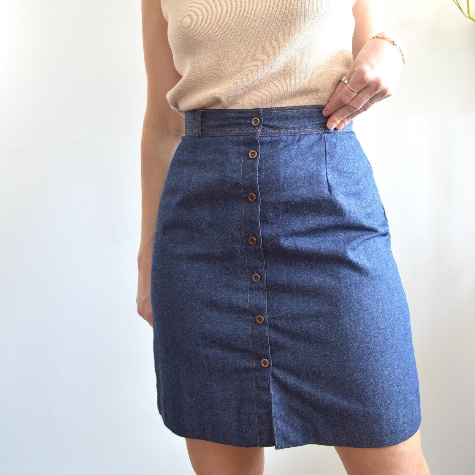 dark wash button down knee length denim skirt size 8