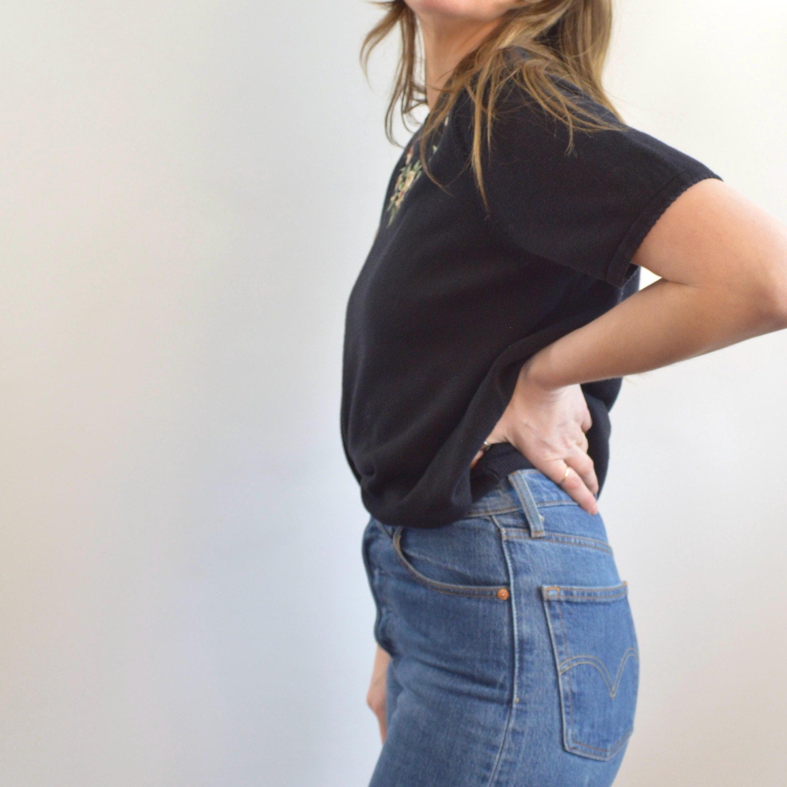 sweet little embroidered vintage black sweater tee