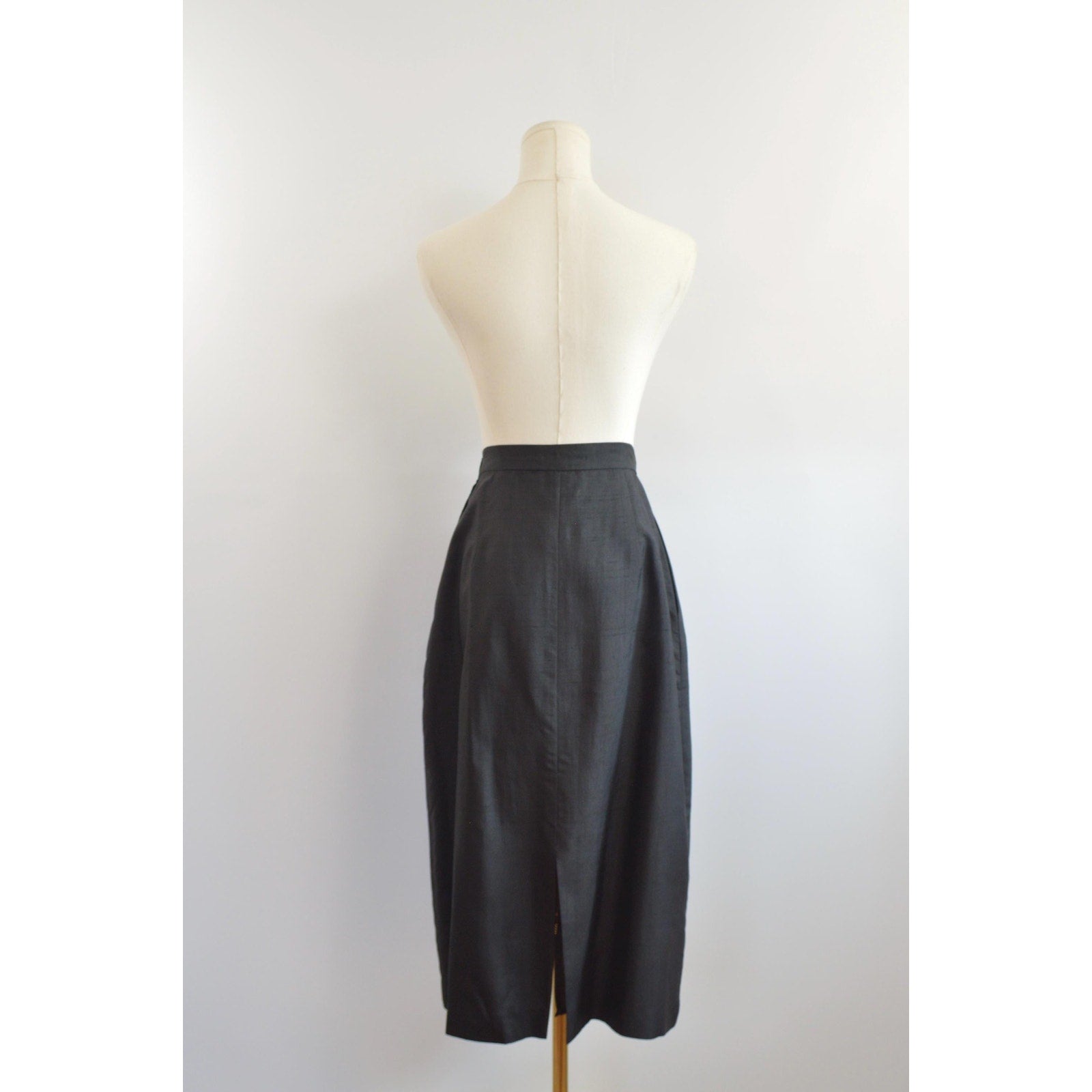 size 6 beautiful pure silk black a line skirt