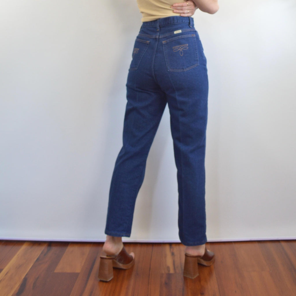 dark wash cowboy style high waisted seamed straight leg sheplers denim