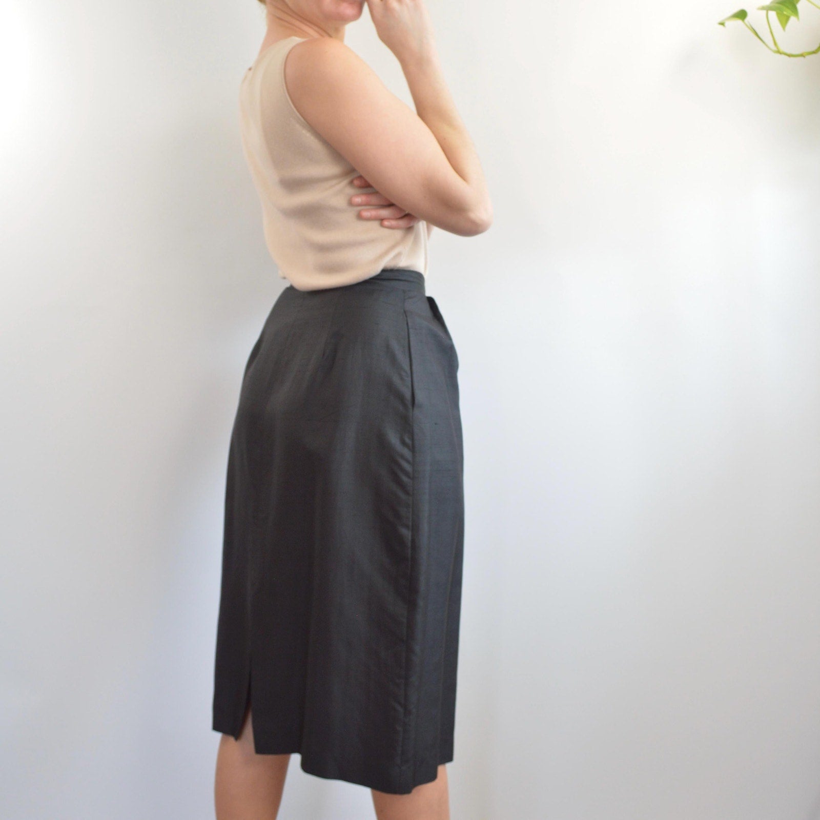 size 6 beautiful pure silk black a line skirt