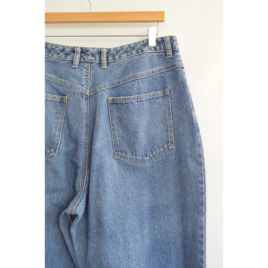 35 x 30 mid wash high rise tapered jeans