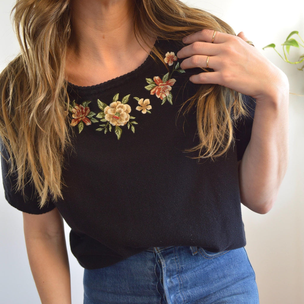 sweet little embroidered vintage black sweater tee