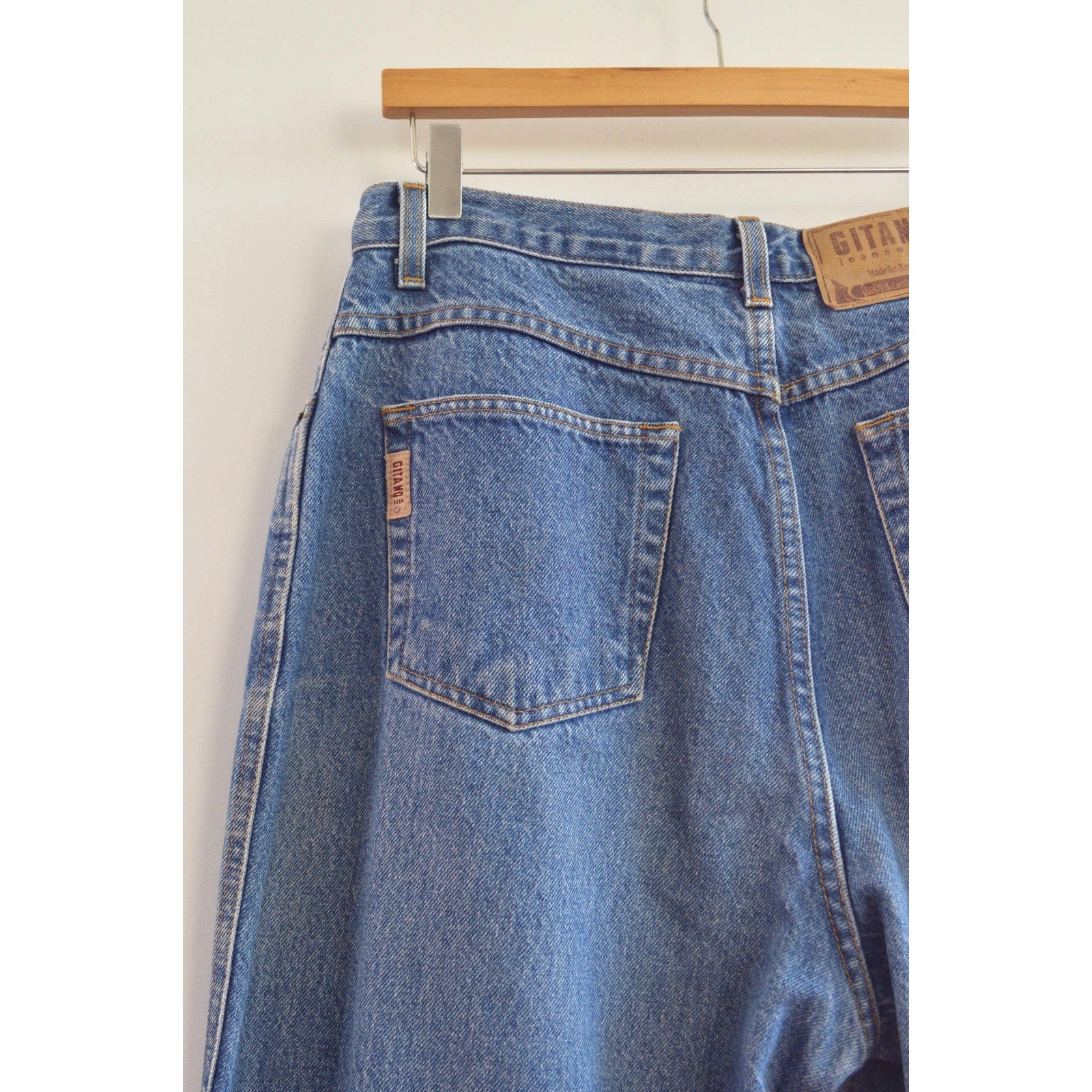 32 x 33 vintage high waisted long length gitano mid wash denim