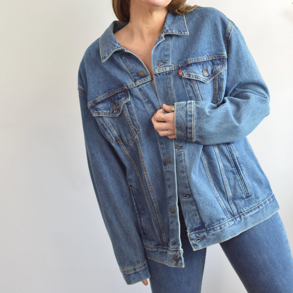 like new men’s vintage 100% cotton denim jean jacket